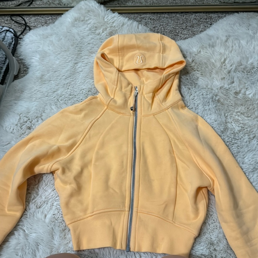Lululemon cropped scuba size 2 color orange.